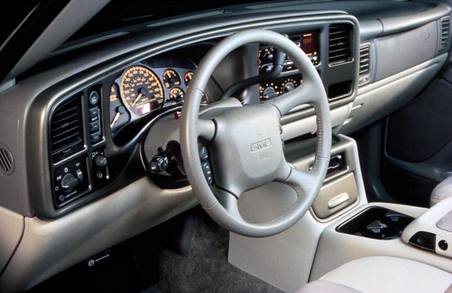  GMC Yukon 2000 года  (фото 32 из 51)